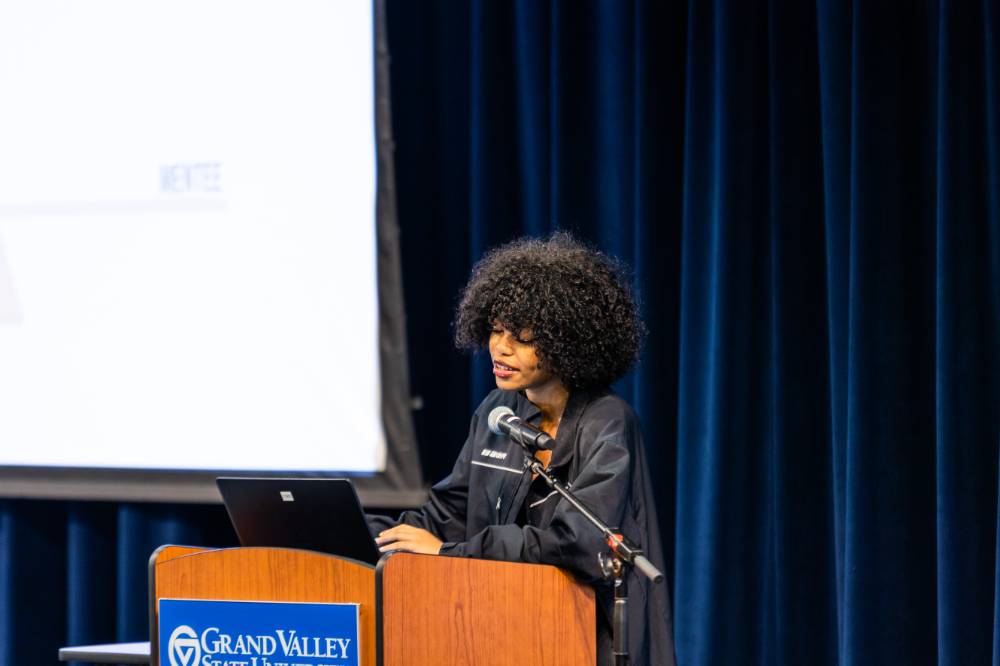 NIARA student speaker at the mentor mixer in 2022